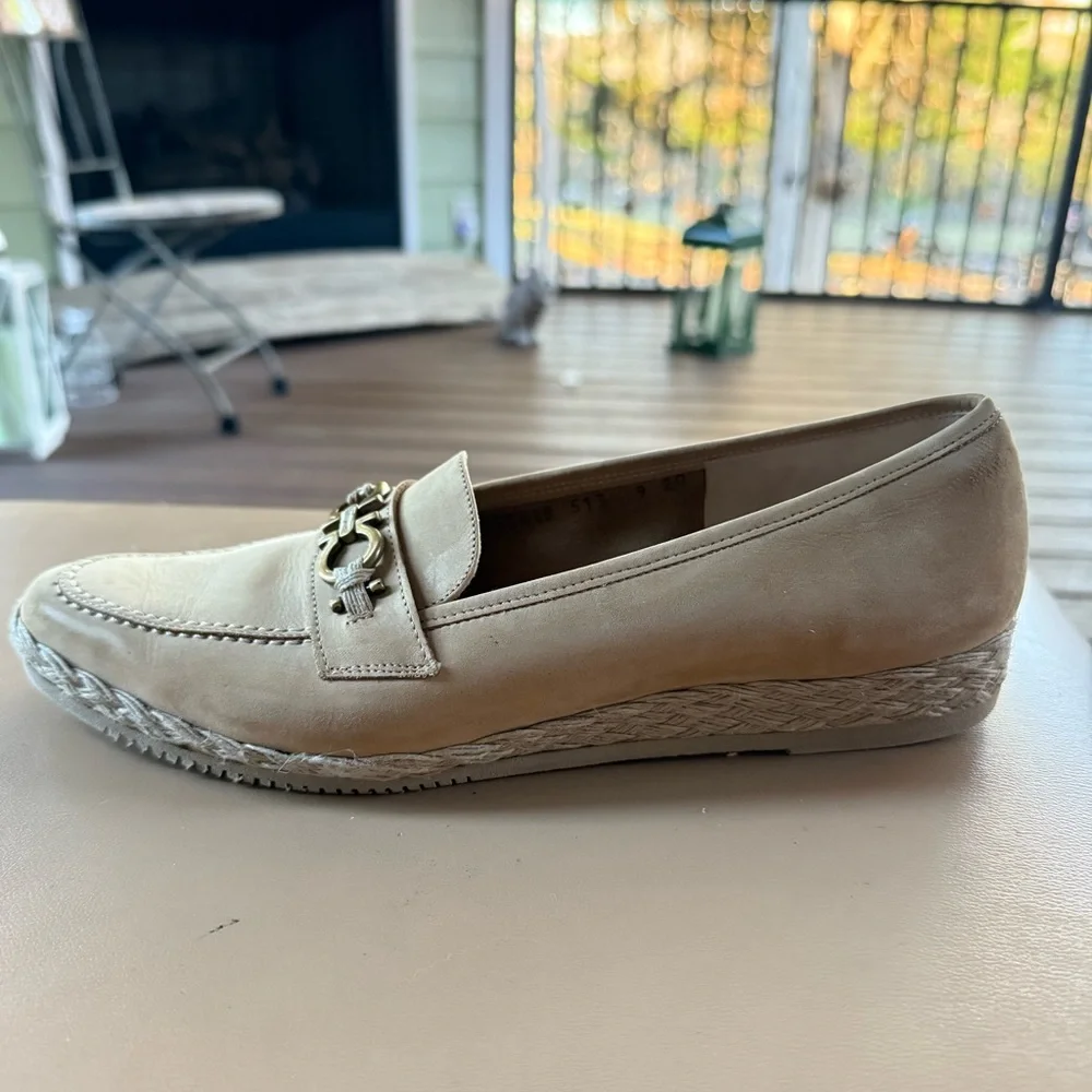Salvatore Ferragamo Beige Suede Leather Espadrille Loafer Size 9 AA